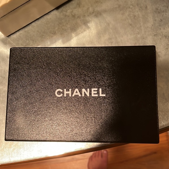 Chanel patent wallet on a chain in red AUTHENTIC - Picture 4 of 4